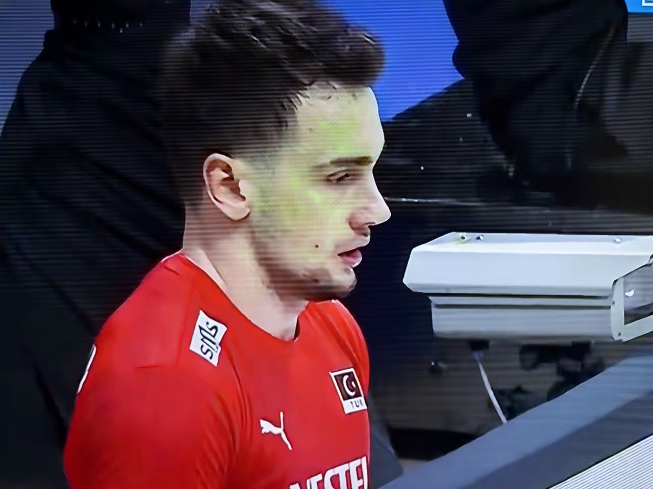 爱游戏体育-集结日体能课后，波尔图主帅复盘备战意甲，压力陡增，赛程密集仍需轮换的简单介绍